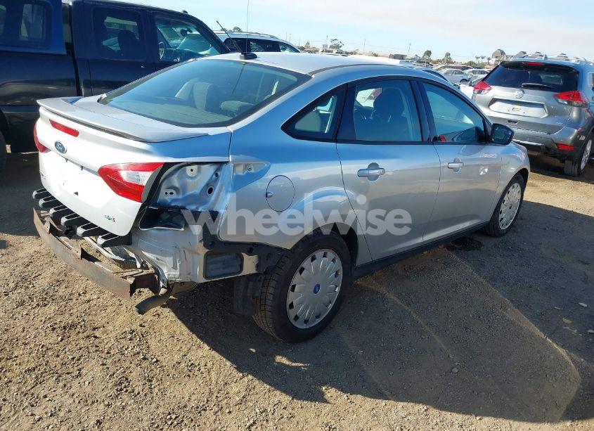 Photo 4 of 2012 Ford Focus SE (VIN 1FAHP3F28CL204613)