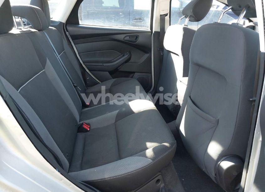 Photo 8 of 2012 Ford Focus SE (VIN 1FAHP3F28CL204613)