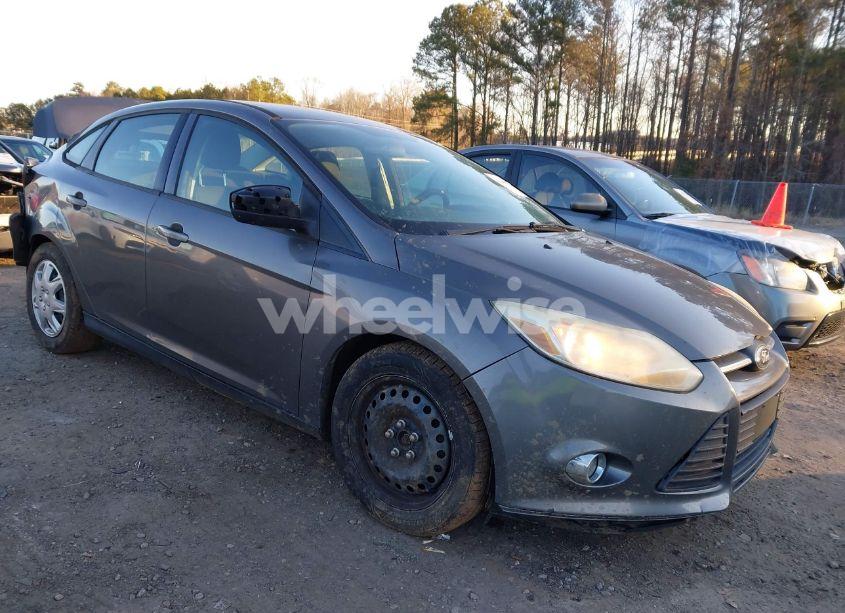 2012 Ford Focus SE (VIN 1FAHP3F28CL211304) main photo