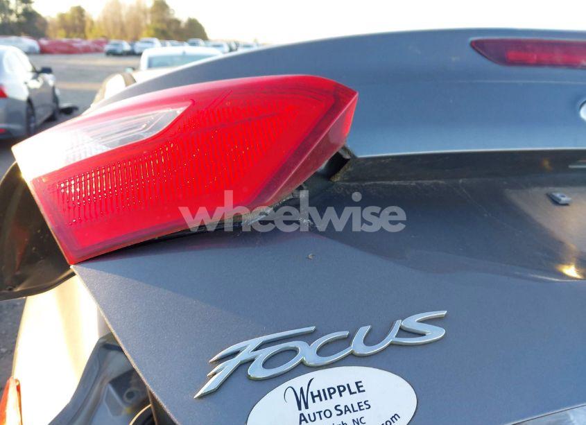 Photo 16 of 2012 Ford Focus SE (VIN 1FAHP3F28CL211304)