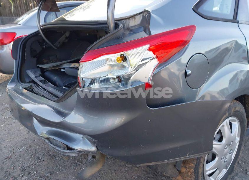 Photo 6 of 2012 Ford Focus SE (VIN 1FAHP3F28CL211304)