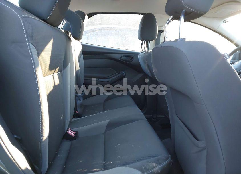 Photo 8 of 2012 Ford Focus SE (VIN 1FAHP3F28CL211304)
