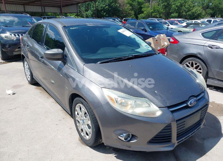 2012 Ford Focus SE (VIN 1FAHP3F28CL211898) main photo