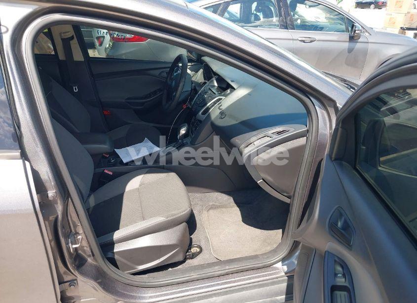 Photo 5 of 2012 Ford Focus SE (VIN 1FAHP3F28CL211898)