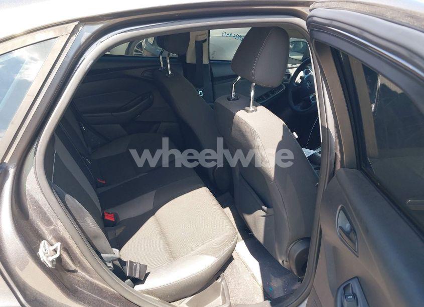 Photo 8 of 2012 Ford Focus SE (VIN 1FAHP3F28CL211898)