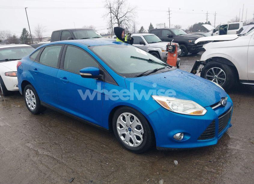 2012 Ford Focus SE (VIN 1FAHP3F28CL239104) main photo