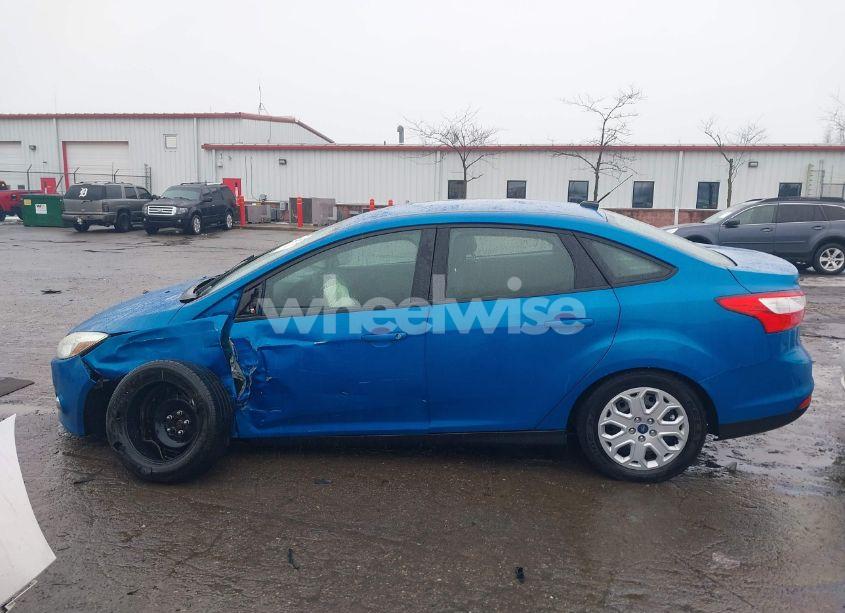 Photo 14 of 2012 Ford Focus SE (VIN 1FAHP3F28CL239104)
