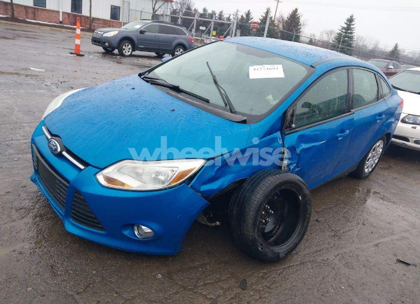 Photo 2 of 2012 Ford Focus SE (VIN 1FAHP3F28CL239104)