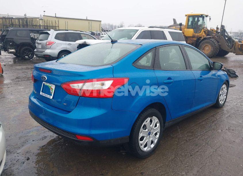 Photo 4 of 2012 Ford Focus SE (VIN 1FAHP3F28CL239104)