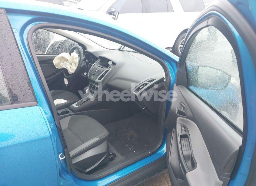 Photo 5 of 2012 Ford Focus SE (VIN 1FAHP3F28CL239104)