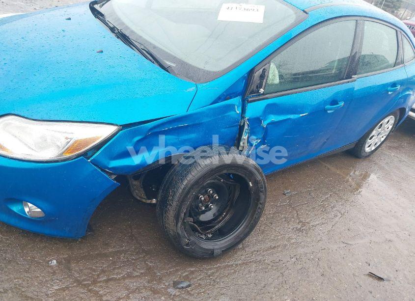 Photo 6 of 2012 Ford Focus SE (VIN 1FAHP3F28CL239104)