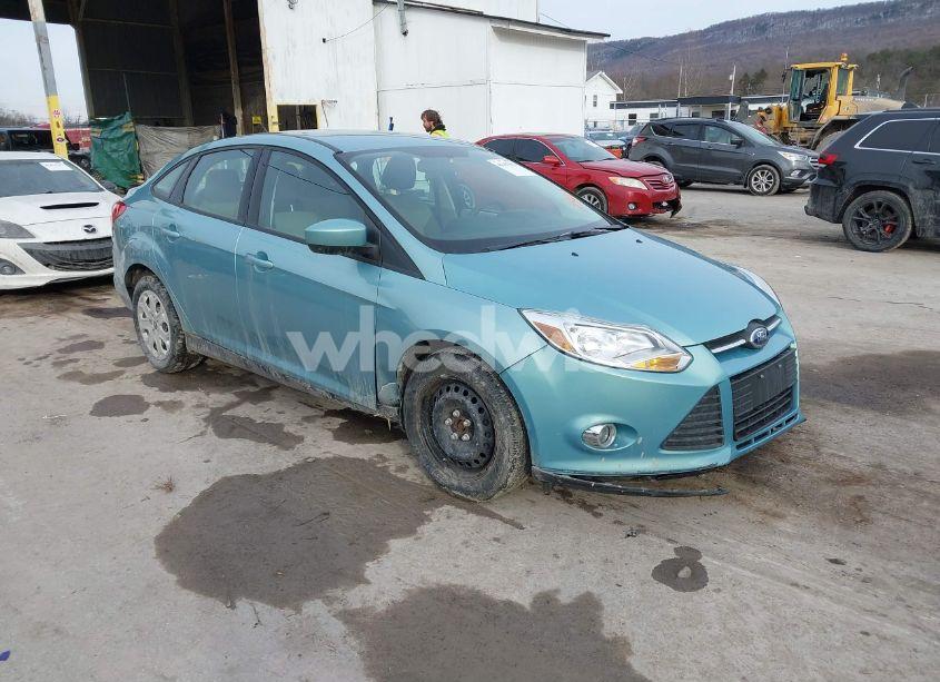 2012 Ford Focus SE (VIN 1FAHP3F28CL242360) main photo