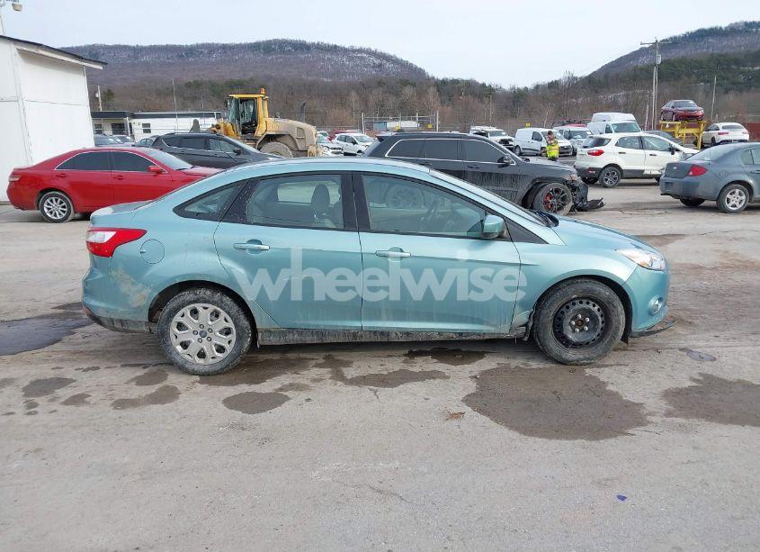 Photo 14 of 2012 Ford Focus SE (VIN 1FAHP3F28CL242360)