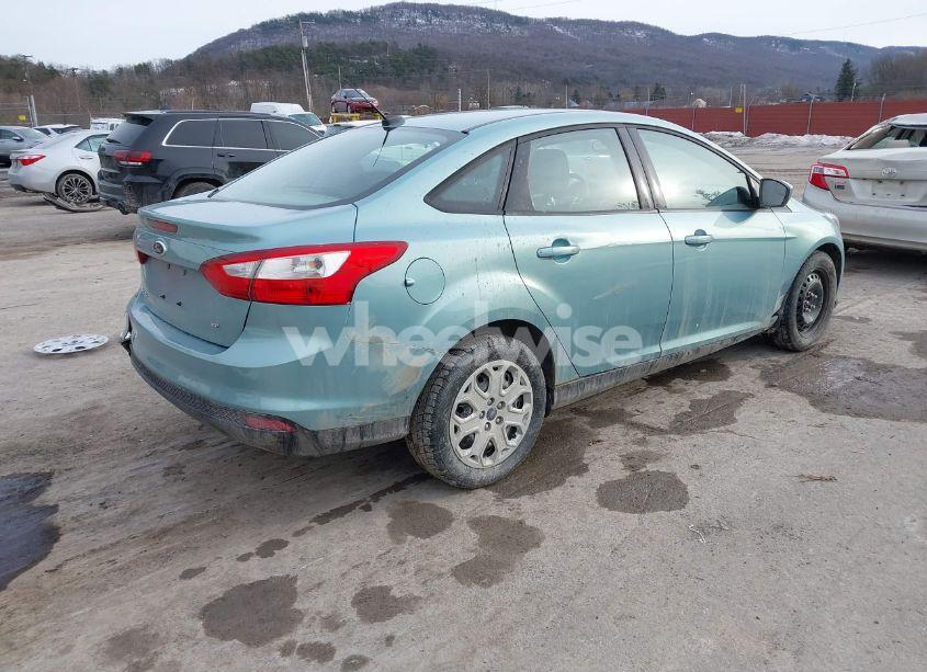 Photo 4 of 2012 Ford Focus SE (VIN 1FAHP3F28CL242360)