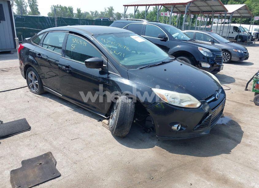 2012 Ford Focus SE (VIN 1FAHP3F28CL255965) main photo