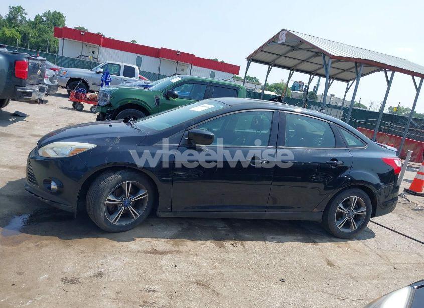 Photo 14 of 2012 Ford Focus SE (VIN 1FAHP3F28CL255965)