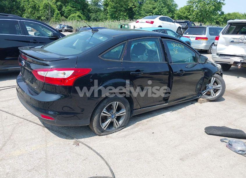 Photo 4 of 2012 Ford Focus SE (VIN 1FAHP3F28CL255965)