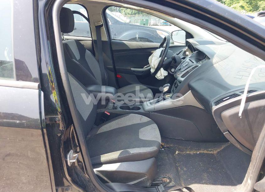 Photo 5 of 2012 Ford Focus SE (VIN 1FAHP3F28CL255965)