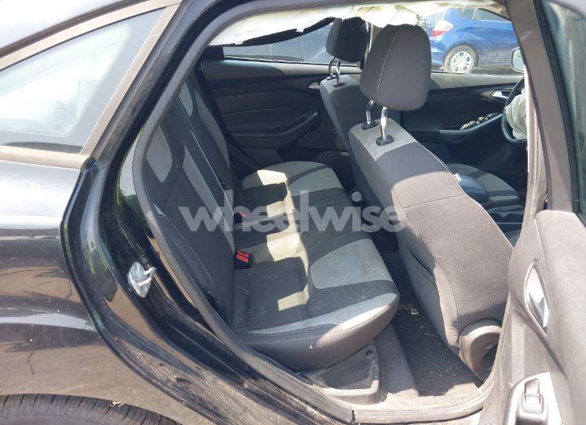 Photo 8 of 2012 Ford Focus SE (VIN 1FAHP3F28CL255965)