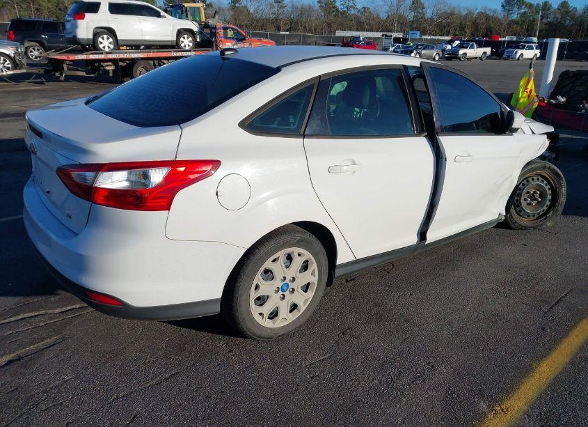 Photo 4 of 2012 Ford Focus SE (VIN 1FAHP3F28CL260387)