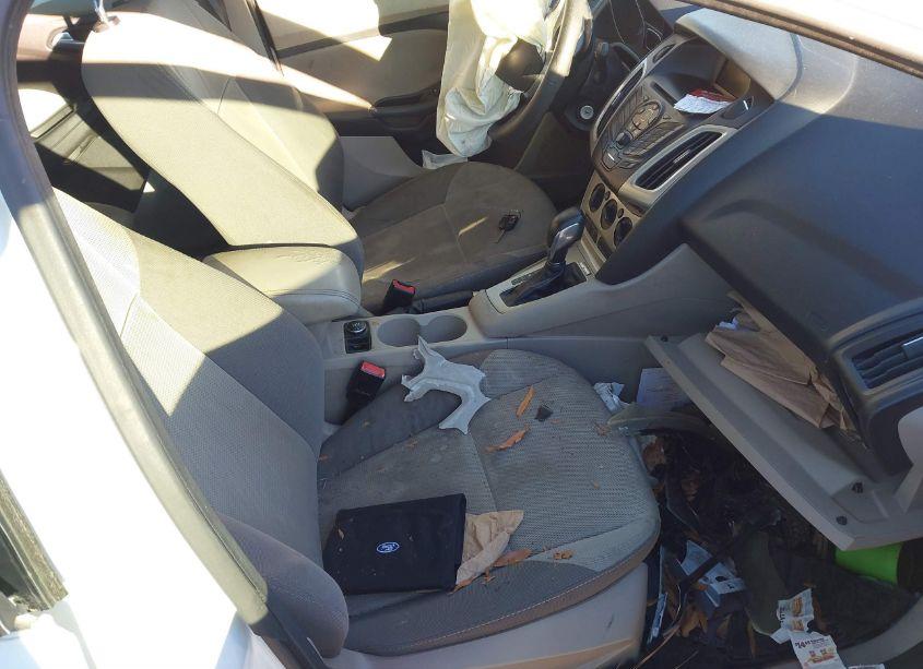 Photo 5 of 2012 Ford Focus SE (VIN 1FAHP3F28CL260387)