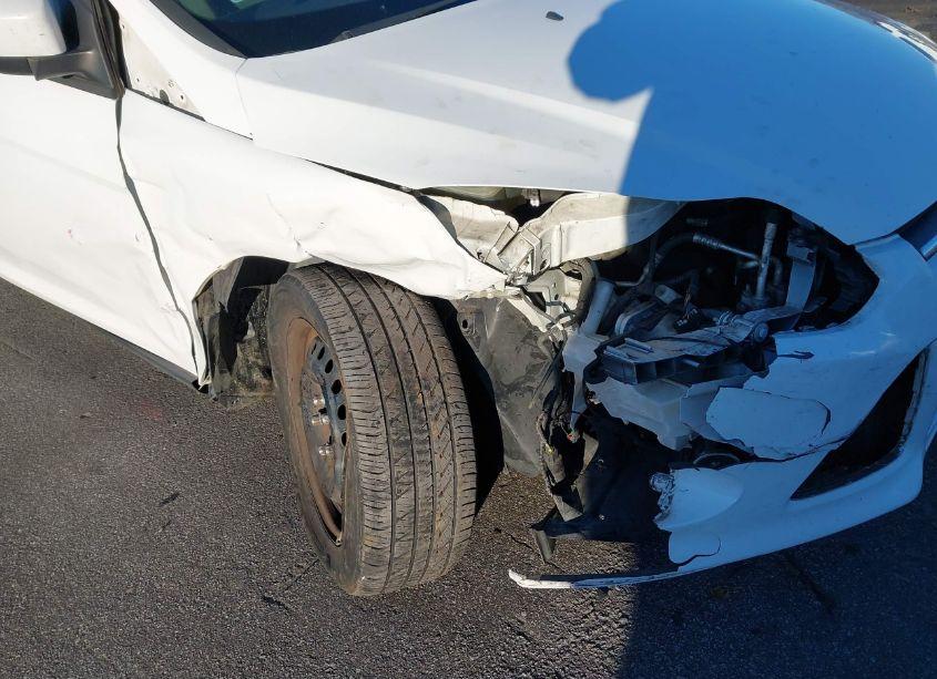 Photo 6 of 2012 Ford Focus SE (VIN 1FAHP3F28CL260387)