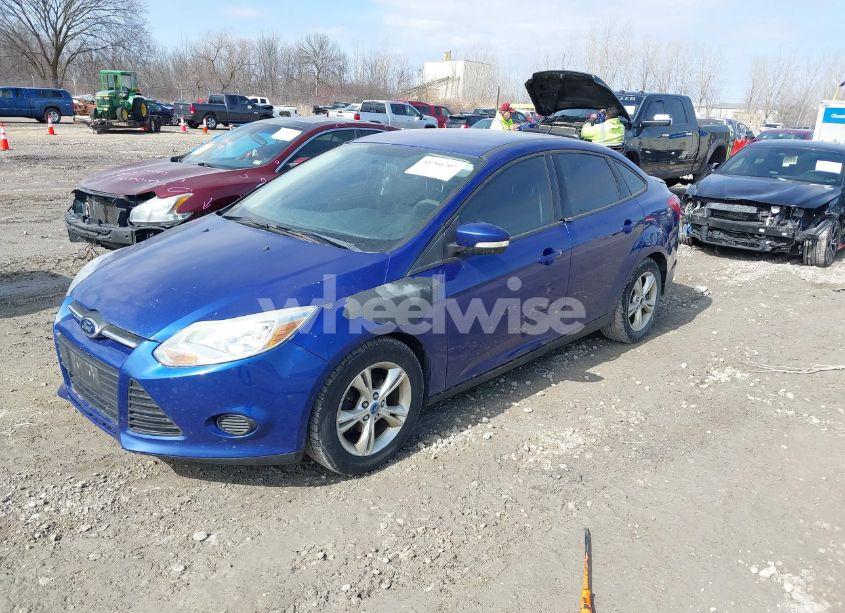 Photo 2 of 2012 Ford Focus SE (VIN 1FAHP3F28CL262611)