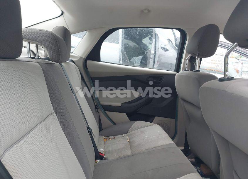 Photo 8 of 2012 Ford Focus SE (VIN 1FAHP3F28CL287654)