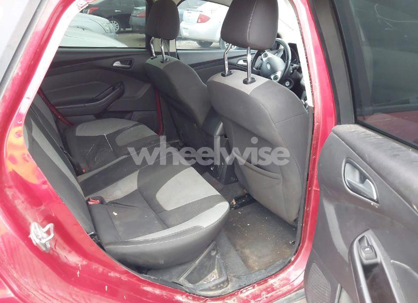 Photo 8 of 2012 Ford Focus SE (VIN 1FAHP3F28CL298248)