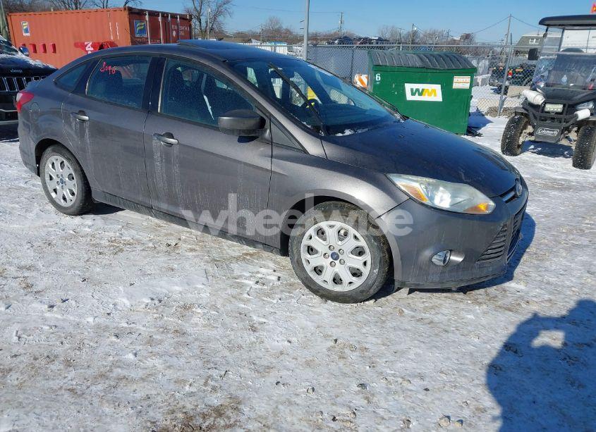 2012 Ford Focus SE (VIN 1FAHP3F28CL309376) main photo