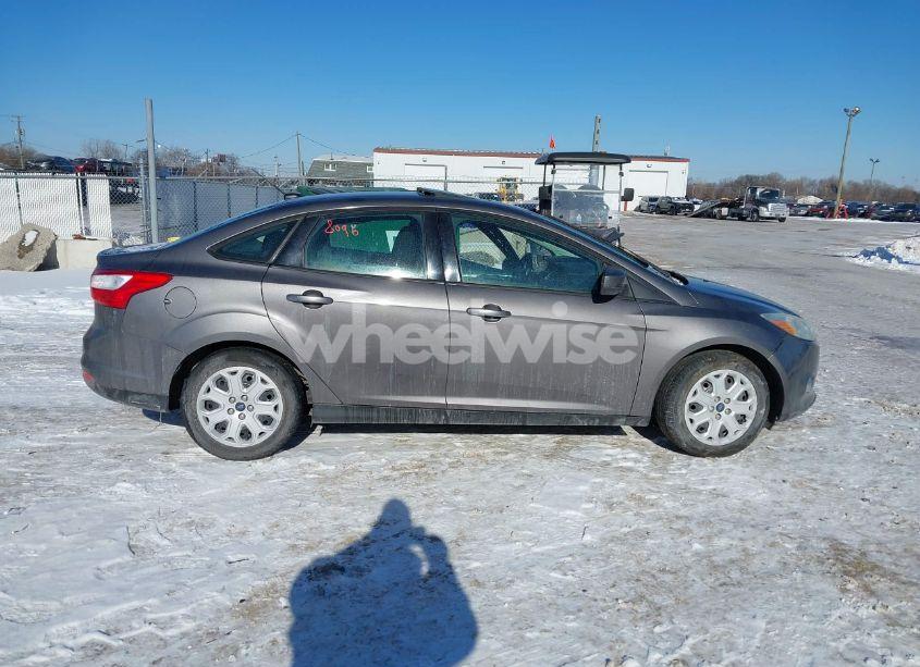 Photo 14 of 2012 Ford Focus SE (VIN 1FAHP3F28CL309376)