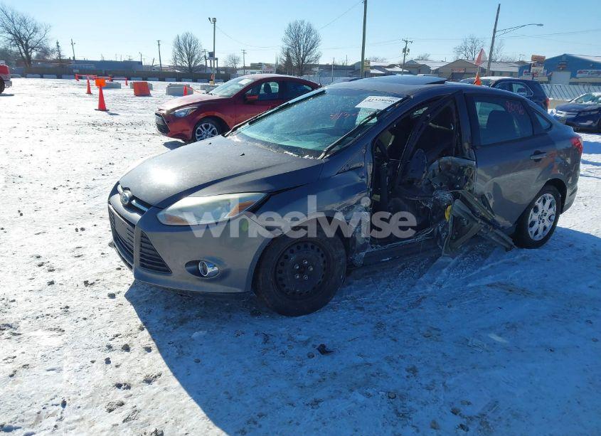 Photo 2 of 2012 Ford Focus SE (VIN 1FAHP3F28CL309376)