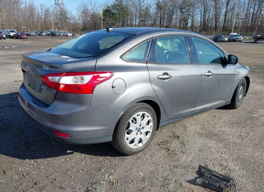 Photo 4 of 2012 Ford Focus SE (VIN 1FAHP3F28CL310043)