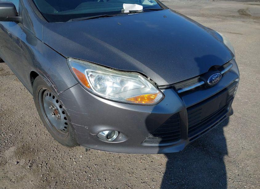 Photo 6 of 2012 Ford Focus SE (VIN 1FAHP3F28CL310043)