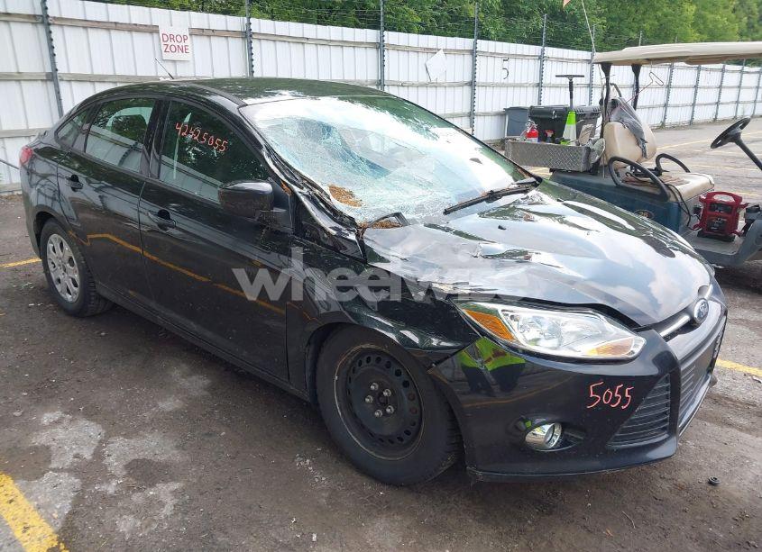 2012 Ford Focus SE (VIN 1FAHP3F28CL312066) main photo
