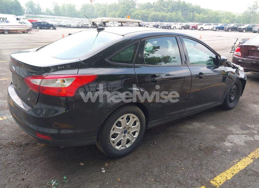 Photo 4 of 2012 Ford Focus SE (VIN 1FAHP3F28CL312066)