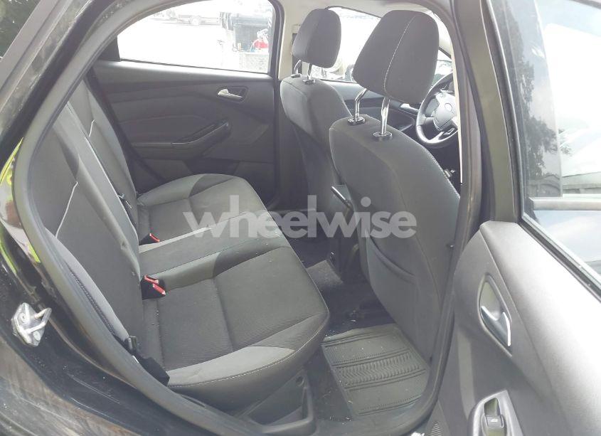 Photo 8 of 2012 Ford Focus SE (VIN 1FAHP3F28CL312066)