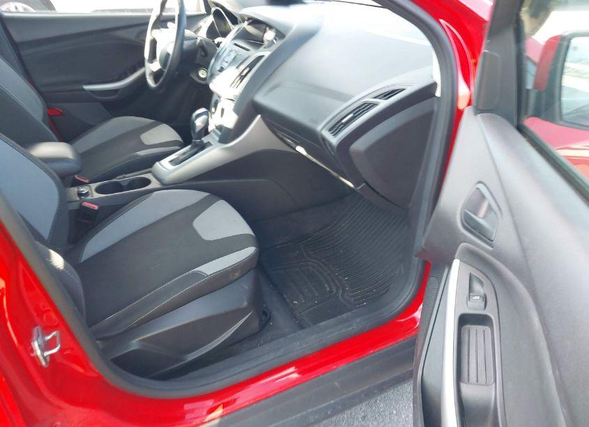 Photo 5 of 2012 Ford Focus SE (VIN 1FAHP3F28CL324279)