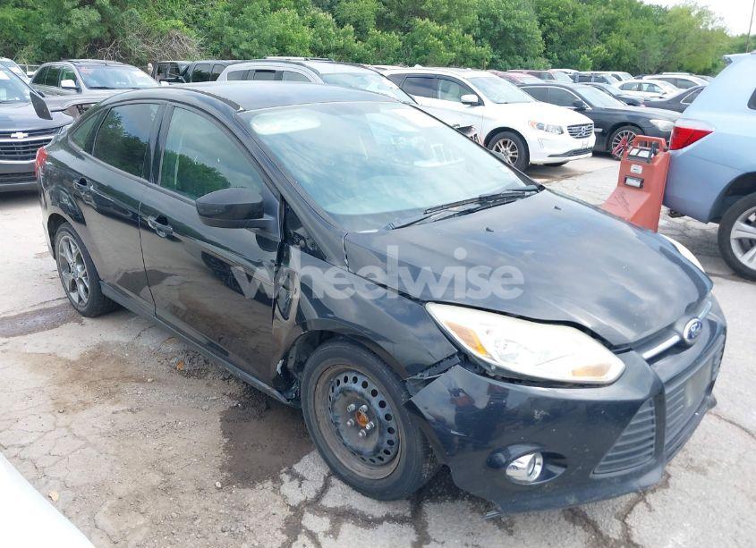 2012 Ford Focus SE (VIN 1FAHP3F28CL361932) main photo