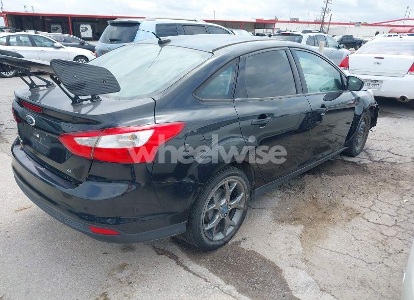 Photo 4 of 2012 Ford Focus SE (VIN 1FAHP3F28CL361932)