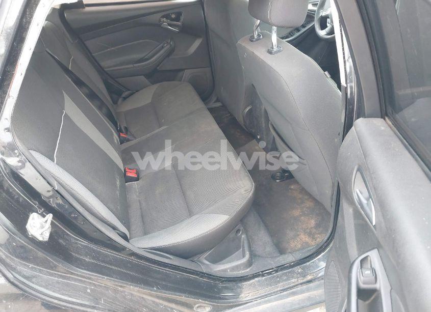 Photo 8 of 2012 Ford Focus SE (VIN 1FAHP3F28CL361932)