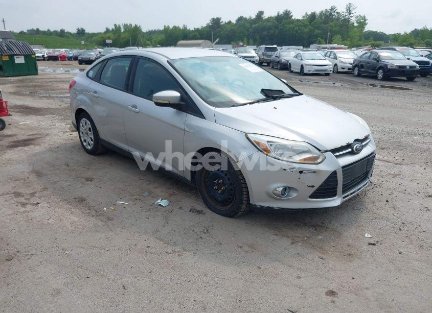 2012 Ford Focus SE (VIN 1FAHP3F28CL412572) main photo