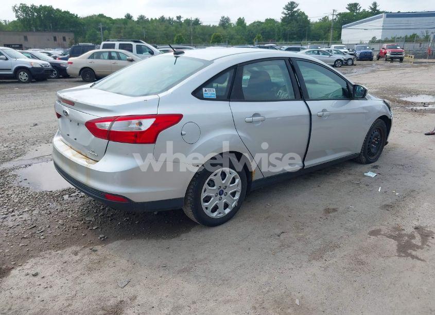 Photo 4 of 2012 Ford Focus SE (VIN 1FAHP3F28CL412572)