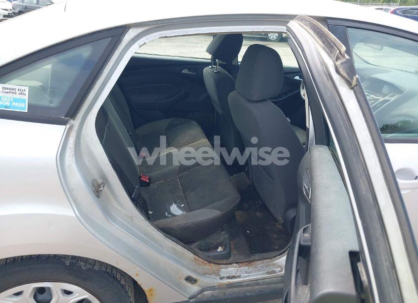 Photo 8 of 2012 Ford Focus SE (VIN 1FAHP3F28CL412572)