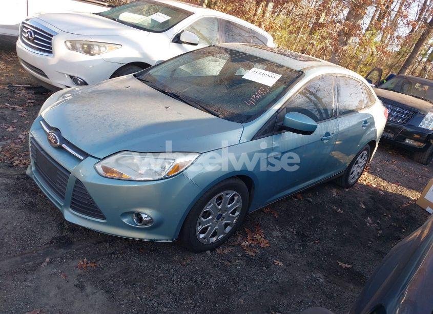 Photo 2 of 2012 Ford Focus SE (VIN 1FAHP3F28CL413155)
