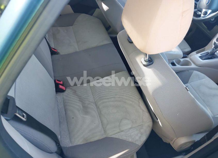 Photo 8 of 2012 Ford Focus SE (VIN 1FAHP3F28CL413155)