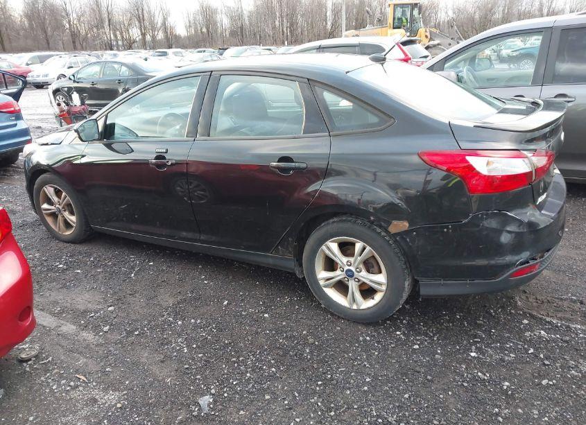 Photo 3 of 2012 Ford Focus SE (VIN 1FAHP3F28CL442378)