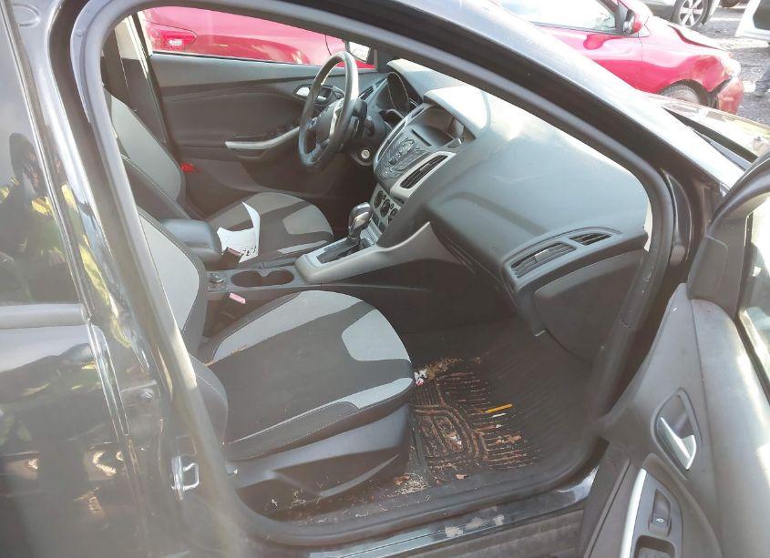 Photo 5 of 2012 Ford Focus SE (VIN 1FAHP3F28CL442378)