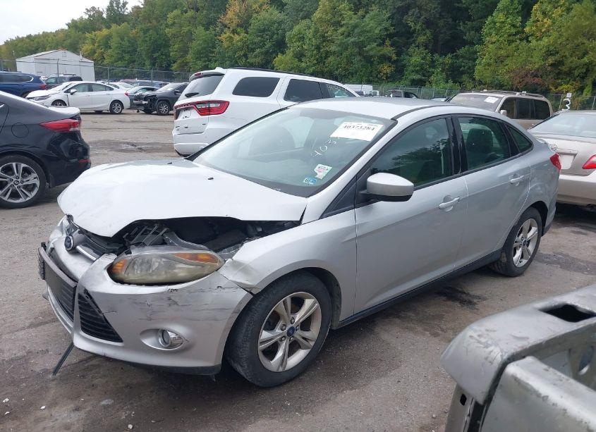 Photo 2 of 2012 Ford Focus SE (VIN 1FAHP3F28CL444714)