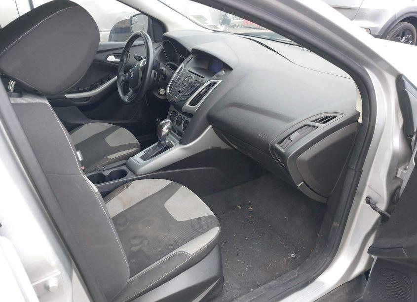 Photo 5 of 2012 Ford Focus SE (VIN 1FAHP3F28CL444714)